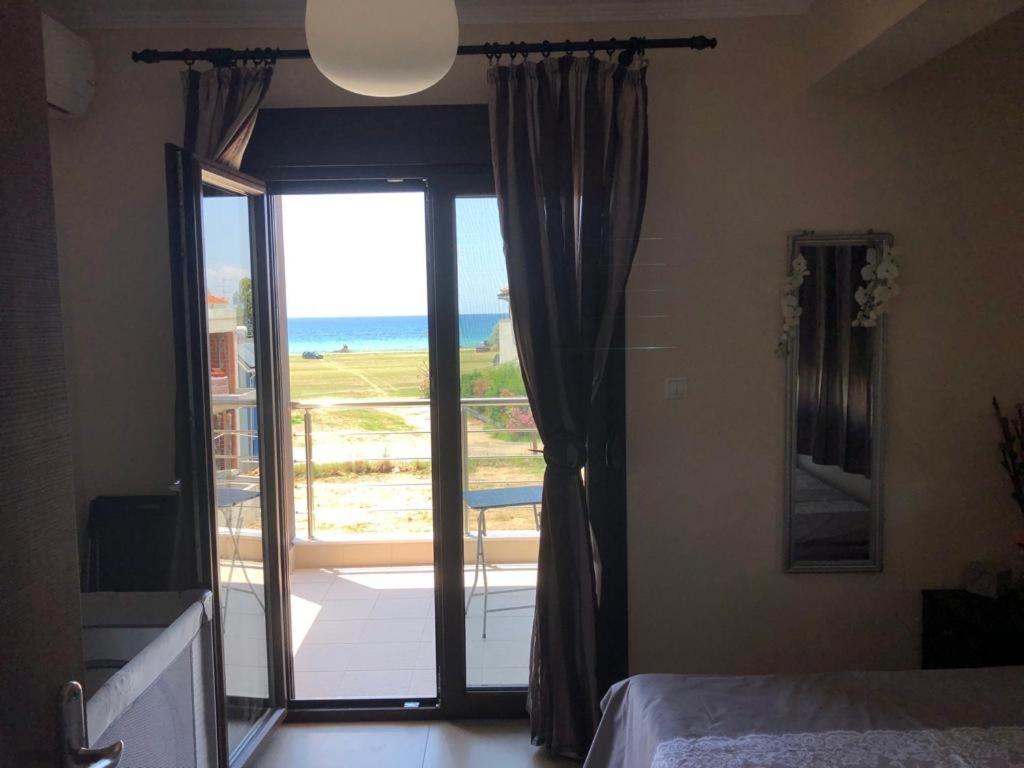 ניאה מודאניה Am Beach House מראה חיצוני תמונה