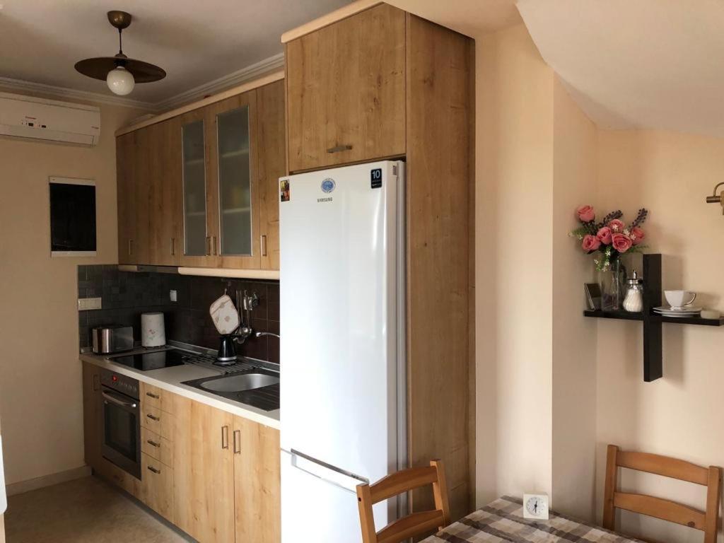ניאה מודאניה Am Beach House מראה חיצוני תמונה