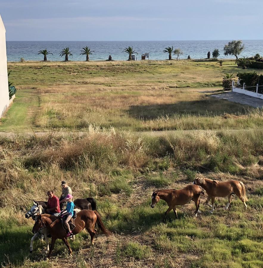 ניאה מודאניה Am Beach House מראה חיצוני תמונה