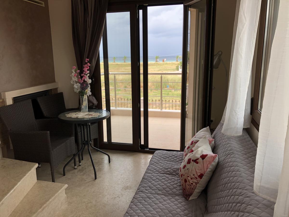 ניאה מודאניה Am Beach House מראה חיצוני תמונה